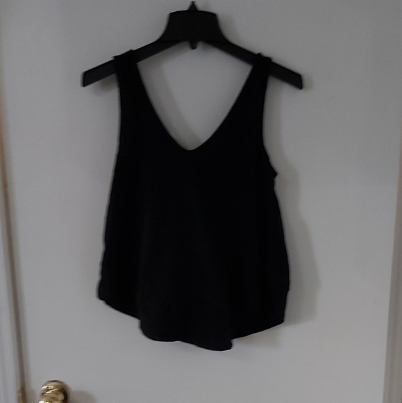 SOLD🌷3for$20!🌷 loose tank - Picture 5 of 5